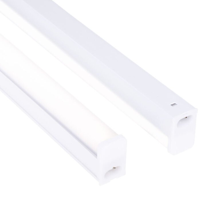 Régua LineX T5 90cm 15W LED 1050lm 6400K Branco